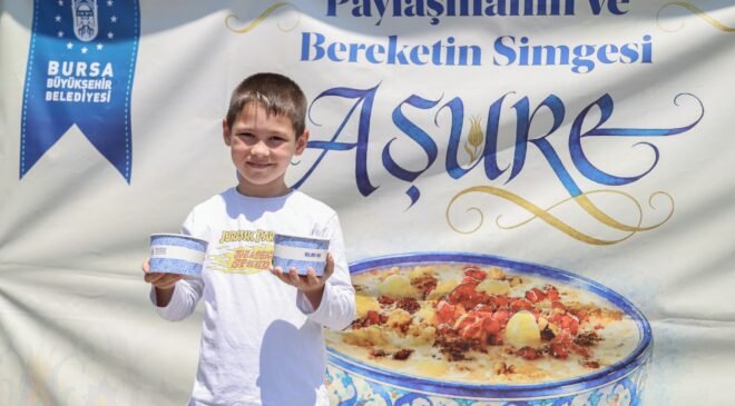 Büyükşehir Belediyesi’nden Muharrem Ayının Bereketini Vatandaşlarla Paylaşıyor