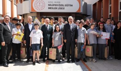 Büyükşehir Belediye Başkan Vekili Şahin Biba Öğrencilerin Karne Heyecanına Ortak Oldu