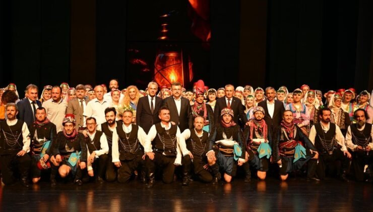 Bursa Maarif Halk Dansları Topluluğundan Göz Dolduran Yıl Sonu Gösterisi