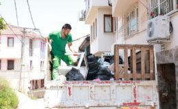 Osmangazi’de Yıllardır Temizlenmeyen Evden 20 Ton Çöp Çıktı