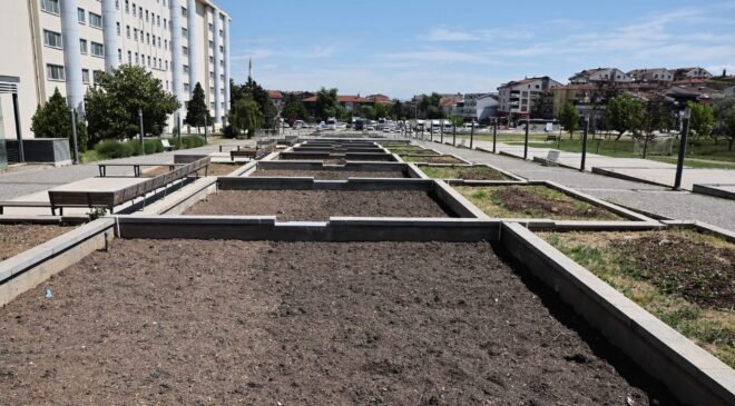 Nilüfer’de Atık Süs Havuzları Kent Bahçesine Dönüşüyor
