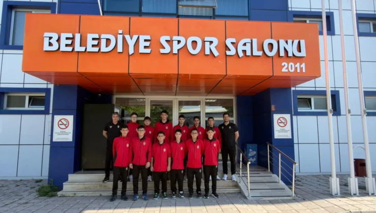 İnegöl Belediyespor Midi Erkekler Voleybol Takımı Türkiye Şampiyonası Finallerinde Yer Alıyor