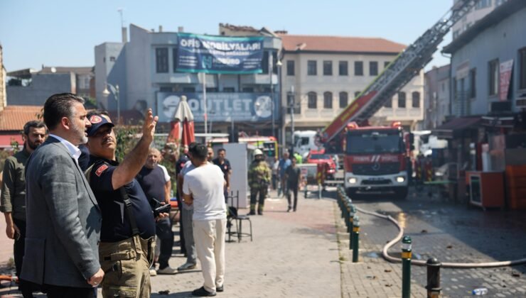 Büyükşehir Belediyesi’nden Kayhan’daki Yangına Hızlı Müdehale
