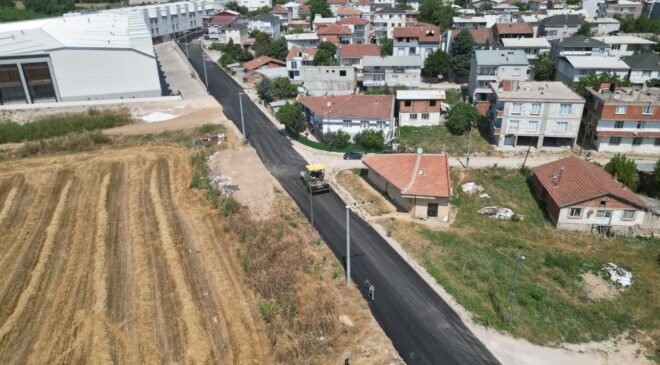 Büyükşehir Belediyesi İnegöl Zambak Caddesini Yeniliyor