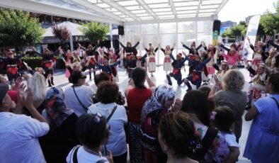 38. Uluslararası Halk Dansları  Rüzgarı Bursa’nın Dört Bir Yanını Sardı