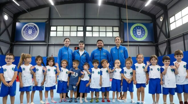 Büyükşehir Belediyesi’nin Yaz Spor Okullarında İlk Dönem Tamamlandı