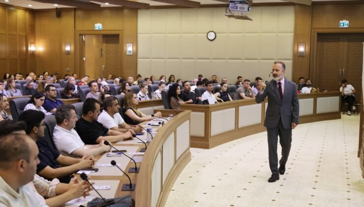 Büyükşehir Belediyesi Personellerine Resmi Yazışma Kuralları Eğitimi Düzenlendi