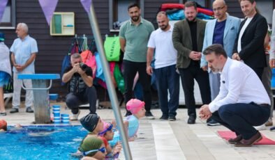Büyükşehir  Belediye Başkan Vekili Şahin Biba’dan Minik Yüzücülere Ziyaret