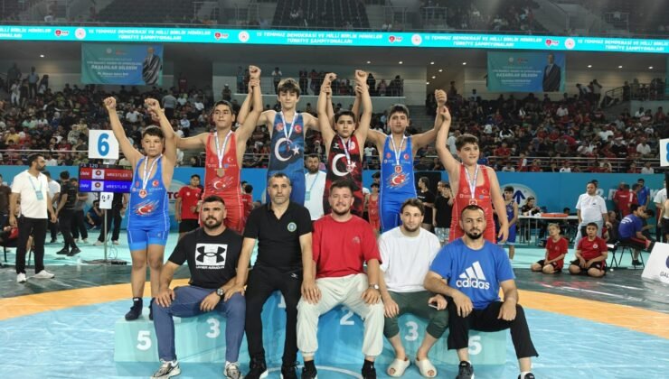 Minikler Güreş Türkiye Şampiyonasında Büyükşehir Belediyespor Damgası