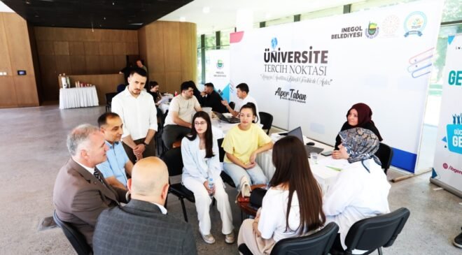 İnegöl Belediyesi Tercih Sürecinde Öğrencilere Destek