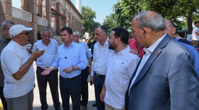 Osmangazi Belediye Başkanı Erkan Aydın Vatandaşlarla Sahada Omuz Omuza