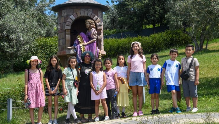 Osmangazi’de Çocuklar Kitapların izinde Bir Araya Geeldi