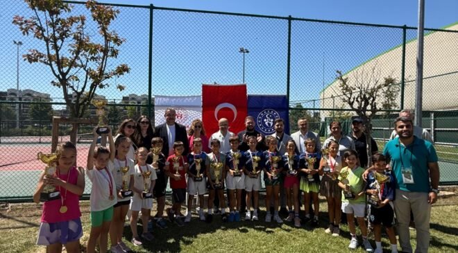 Osmangazi Belediyespor Tenis Turnuvasında Gururlandırdı
