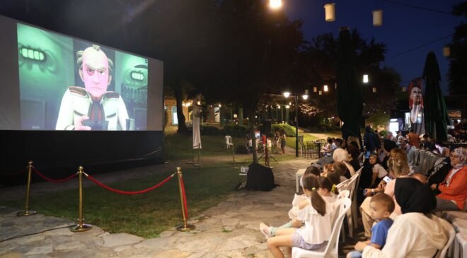 Osmangazi’de Çocuklar Yaz Akşamlarını Sinema ile Renklendiriyor