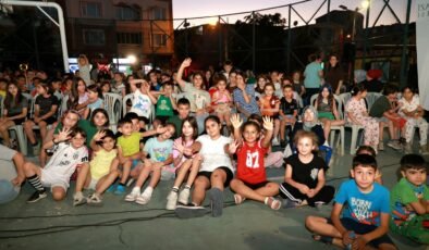Osmangazi Belediyesi’nin Yazlık Sinemana Çocuklardan Büyük İlgi