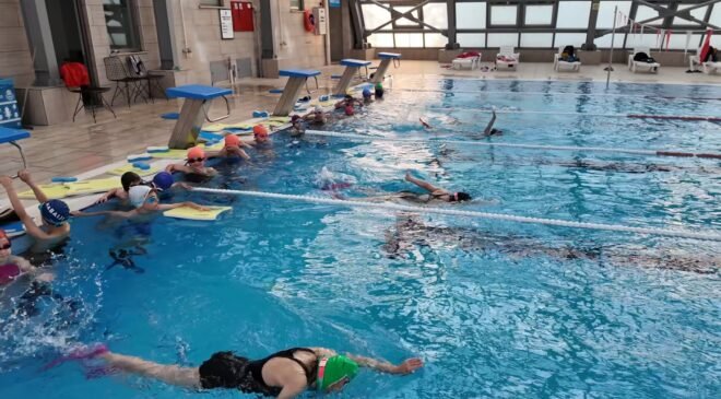 İnegöl Belediyesi Yüzme Havuzu Geleceğin Yüzücülerini Yetiştiriyor