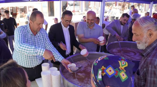 İznik’te 5 Bin Kişilik Aşure ikramı Yapıldı