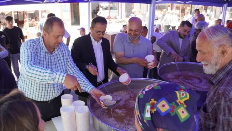 İznik’te 5 Bin Kişilik Aşure ikramı Yapıldı