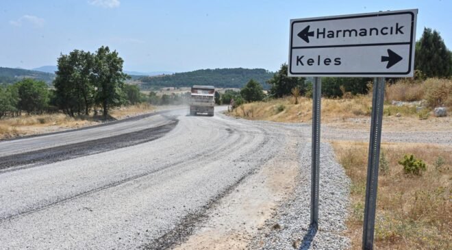 Büyükşehir Belediyesi Harmancık’ta Yolları Yeniliyor