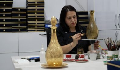Cam Ustaların Elinde Sanata Dönüşüyor