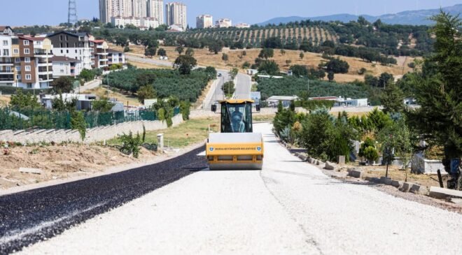 Büyükşehir Belediyesi Mezarlık Yollarını Yenileniyor