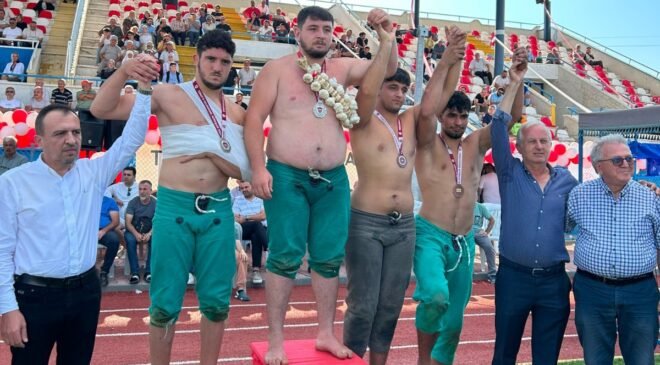 Büyükşehir Belediyesporlu Güreşçiler 8 Madalya 2 Kupa Kazandılar