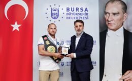 Büyükşehir Belediyesi Başkan Vekili Şahin Biba’dan Dünya Şampiyonu Güreşçiye Tebrik