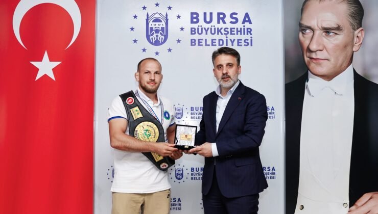 Büyükşehir Belediyesi Başkan Vekili Şahin Biba’dan Dünya Şampiyonu Güreşçiye Tebrik