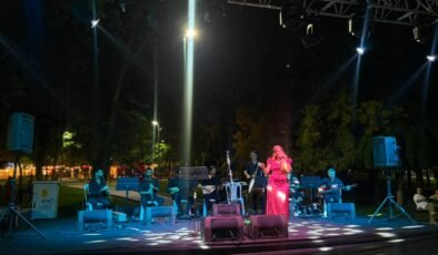 Kültürpark Göl Kenarında Zafer Türküleri