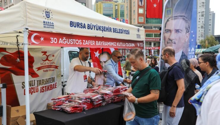 Bursa’da 30 Ağustos Zafer Bayramı Coşkusu Ay Yıldız ile Taçlandı