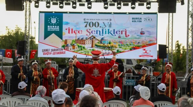 Bursa’da Fetih Gururu Zafer Bayramı Coşkusu ile Birleşti