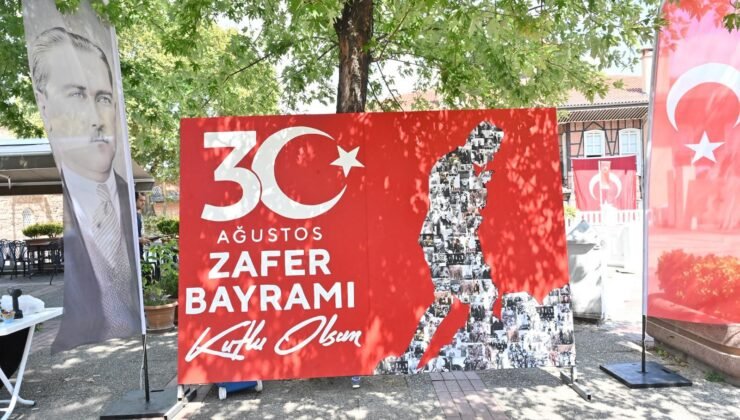 Bursa’lılardan 30 Ağustos Zafer Bayramına Anlamlı İz