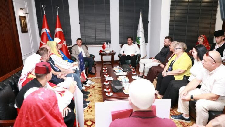 Balkan Festivali’nin Konuklarından Osmangazi Belediye Başkanı Erkan Aydın’a Teşekkür Ziyareti