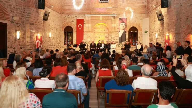 Osmangazi’de Usta Oyuncu Altan Erkekli “Bir Memleket Hikayesi” Anlattı