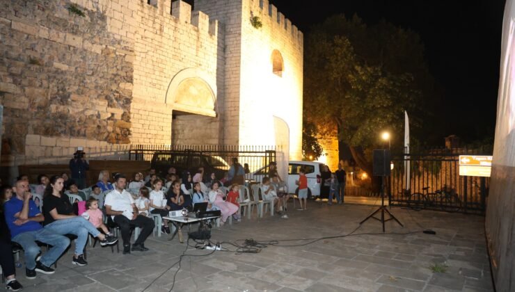 Osmangazi’de Sinema Keyfi Tarihi Surların Gölgesinde Yaşandı