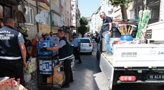 Osmangazi Belediyesi Zabıtası Kaldırım İşgallerine Fırsat Vermiyor