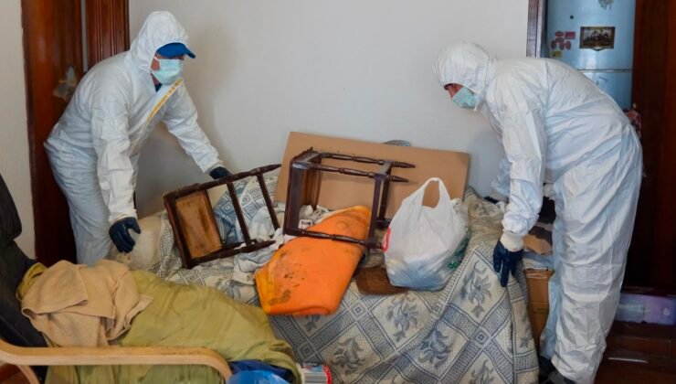 Yıldırım Belediyesi Zabıta Ekipleri  Çöp Evi Temizledi