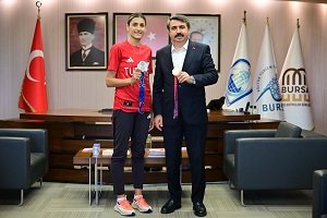 Yıldırım’ın Altın Kızı Hatice Kübra İlgün Zirvede