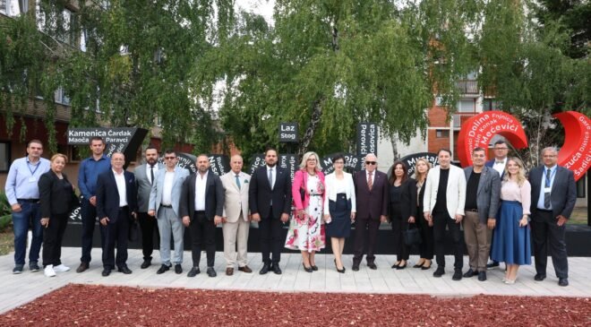 Nilüfer Belediye Başkanı Şadi Özdemir Zavidovici’nin Şehir Günü Törenlerine Katıldı