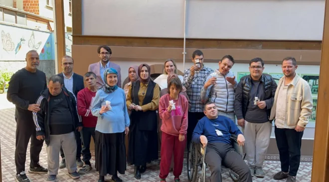 İnegöl Belediyesi Engelsiz Sosyal Yaşam Merkezinde Renkli Etkinliğe Ev Sahipliği Yaptı