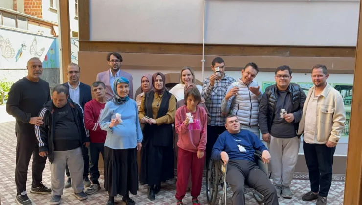 İnegöl Belediyesi Engelsiz Sosyal Yaşam Merkezinde Renkli Etkinliğe Ev Sahipliği Yaptı
