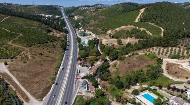 Mudanya’da Yollar Büyükşehir Belediyesi ile Yenileniyor