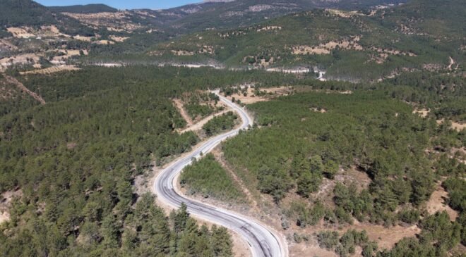 Keles İlçesinde Yollar Yenileniyor