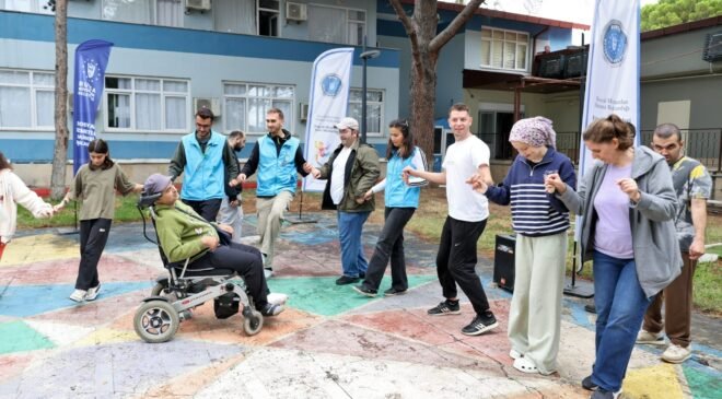 Büyükşehir Belediyesi Özel Gereksinimli Gençler için Kamp Düzenledi