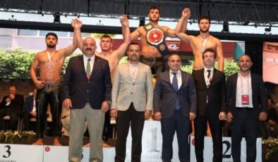Büyükşehir Belediyesi Güreşçisinden Cumhurbaşkanlığı Kupasında Üçüncülük Başarısı