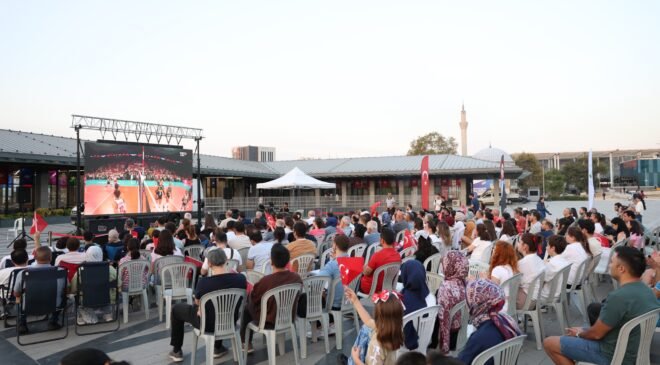 Osmangazi Meydanında Final Coşkusu