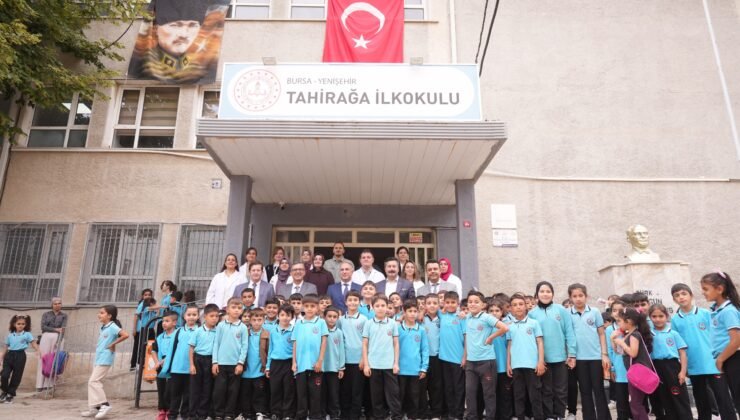 Yıllar Önce Öğrenciydi Şimdi Belediye Başkanı Olarak Aynı Okulda