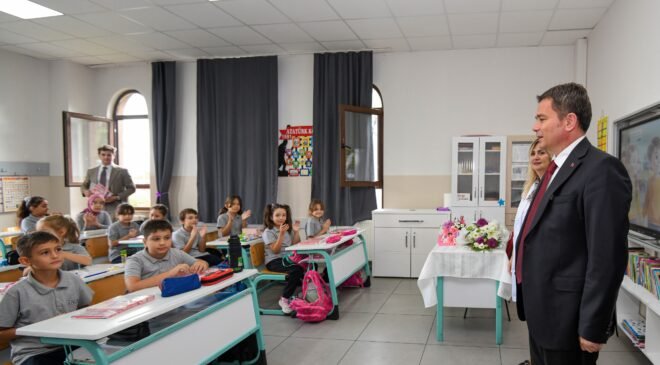 Osmangazi Belediye Başkanı Erkan Aydın Öğrencilerin ilk Günü Heyecanını Paylaştı