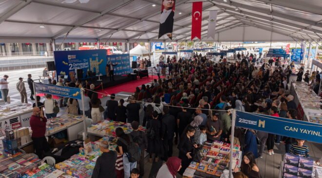 2. Osmangazi Kitap Günlerine Vatandaşlar Yoğun İlgi Gösterdi