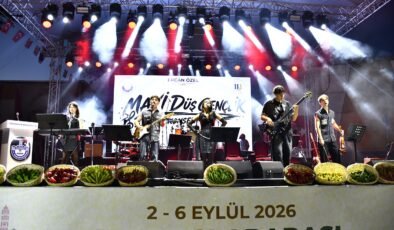 Yenişehir’in Gençleri Biber Festivalde Sahnenin Tozunu Attırdı